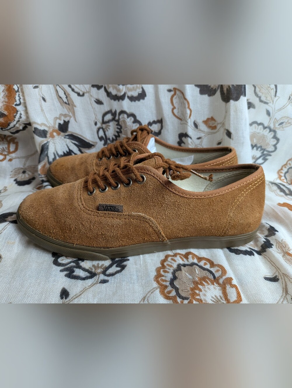 Vans Men’s Tan Suede Low-Top Sneakers